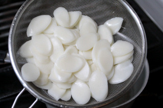떡국 맛있게 끓이는 법...