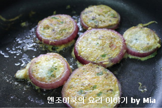 한 여름의 별미 【애호박 순대와 양파링 전】