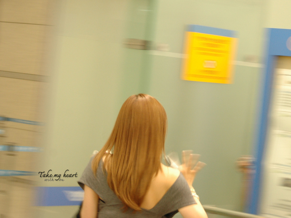 [PIC][29-07-2012]YoonA xuất phát đi Úc và Tiffany đi Thái vào tối nay 134FF74750154BF0032F3A