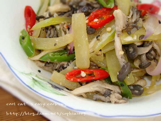 처치 곤란 수박 껍질로 만드는 맛깔난 세가지 반찬..^^