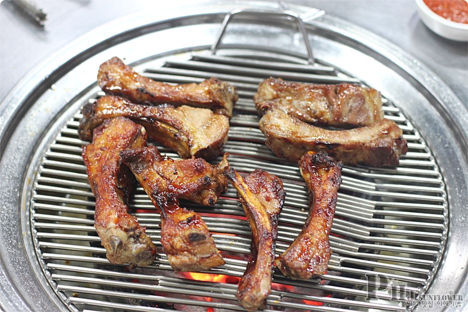 신당맛집/중구맛집-연탄불에 구워 더욱더 맛있는 등갈비의 맛집을 가보니..-연탄창고