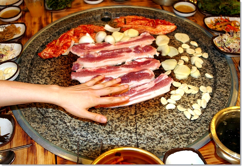 돌구이삼겹살 이미지