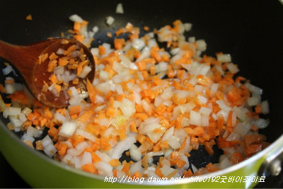 냉동실 찬밥만 있음..<15분도 안 갈리는 계란말이 김밥 >