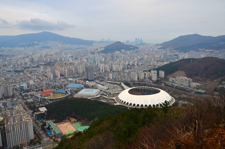 봄을 열어가는 쇠미산