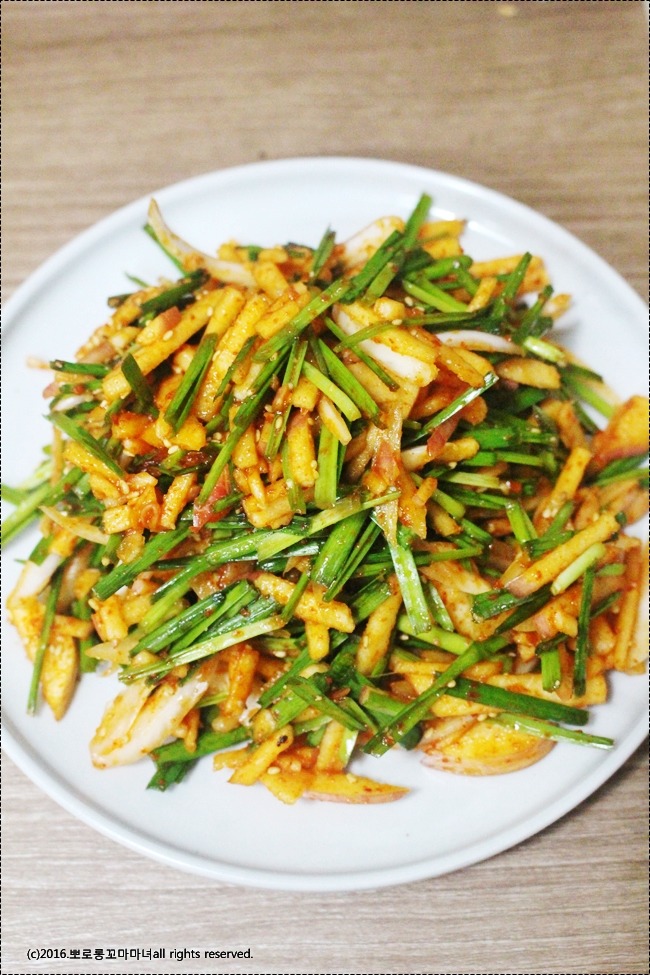 [사과부추무침] 아삭아삭하게 맛있는 사과 부추 무침 | 인스티즈