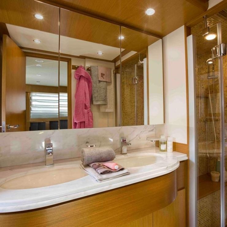럭셔리 요트[Ferretti Althura840]
