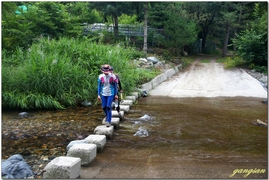 재약산 정상은 눈인사만 하고 철구소에서 주암계곡으로 이은 여름산행