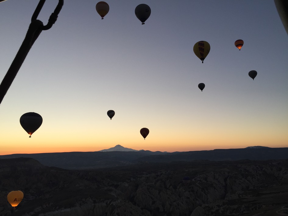 카파토키아 해돋이를 보러 열기구 타기 투어를 시작하다.(ÜRGÜP Balloons / KAPADOKYA)