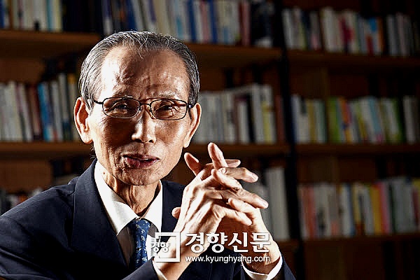 [법조계 신간 엿보기]재판으로 본 한국현대사 / 한승헌  변호사(고시 8회), 창비