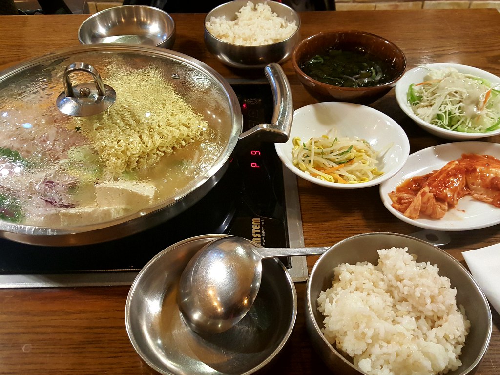 경기도 안양시 평촌역 맛집 착한식당 햄바라기 평촌본점 수제햄 부대찌개