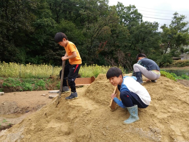더블클릭을 하시면 이미지를 수정할 수 있습니다